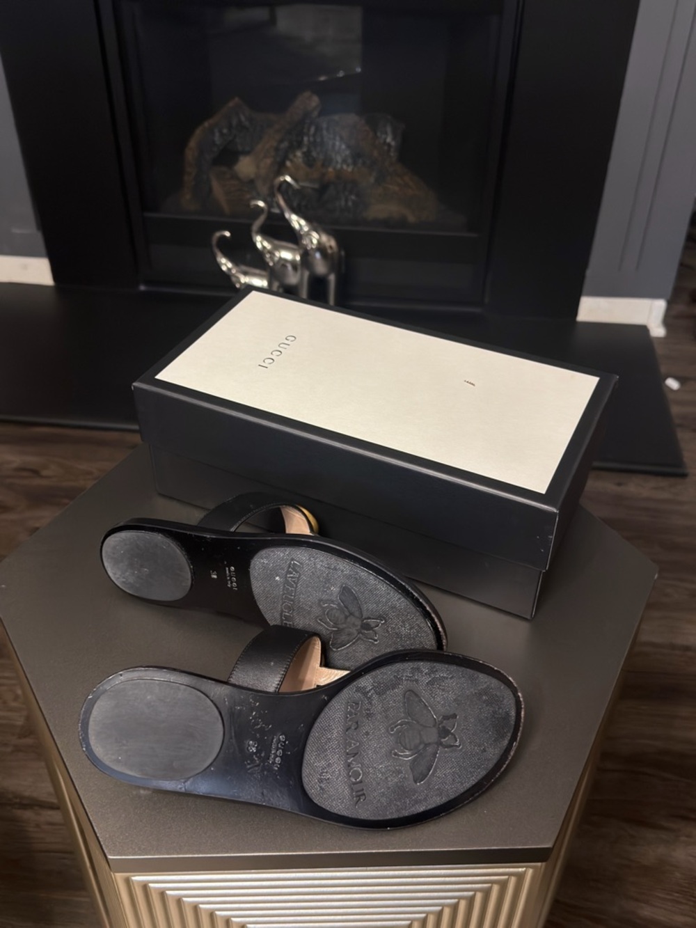 Gucci Black Leather Sandal with Gold Double G - Picture 3 of 3